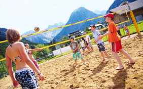 Sportsfreunde, ob klein oder groß, kommen auf dem tollen Außengelände auf ihre Kosten